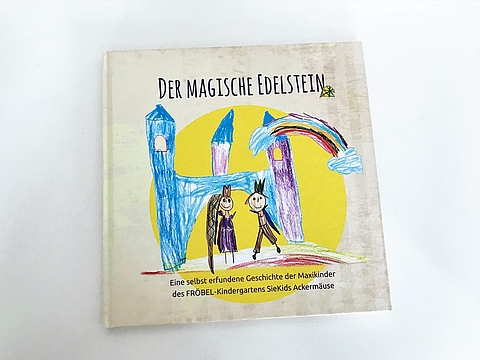 Titelbild des selbstgeschriebenen Kinderbuches Der magische Edelstein